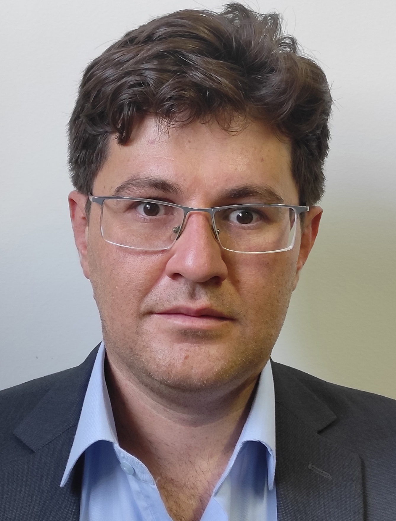 صندوق شاهد ایوب یاری