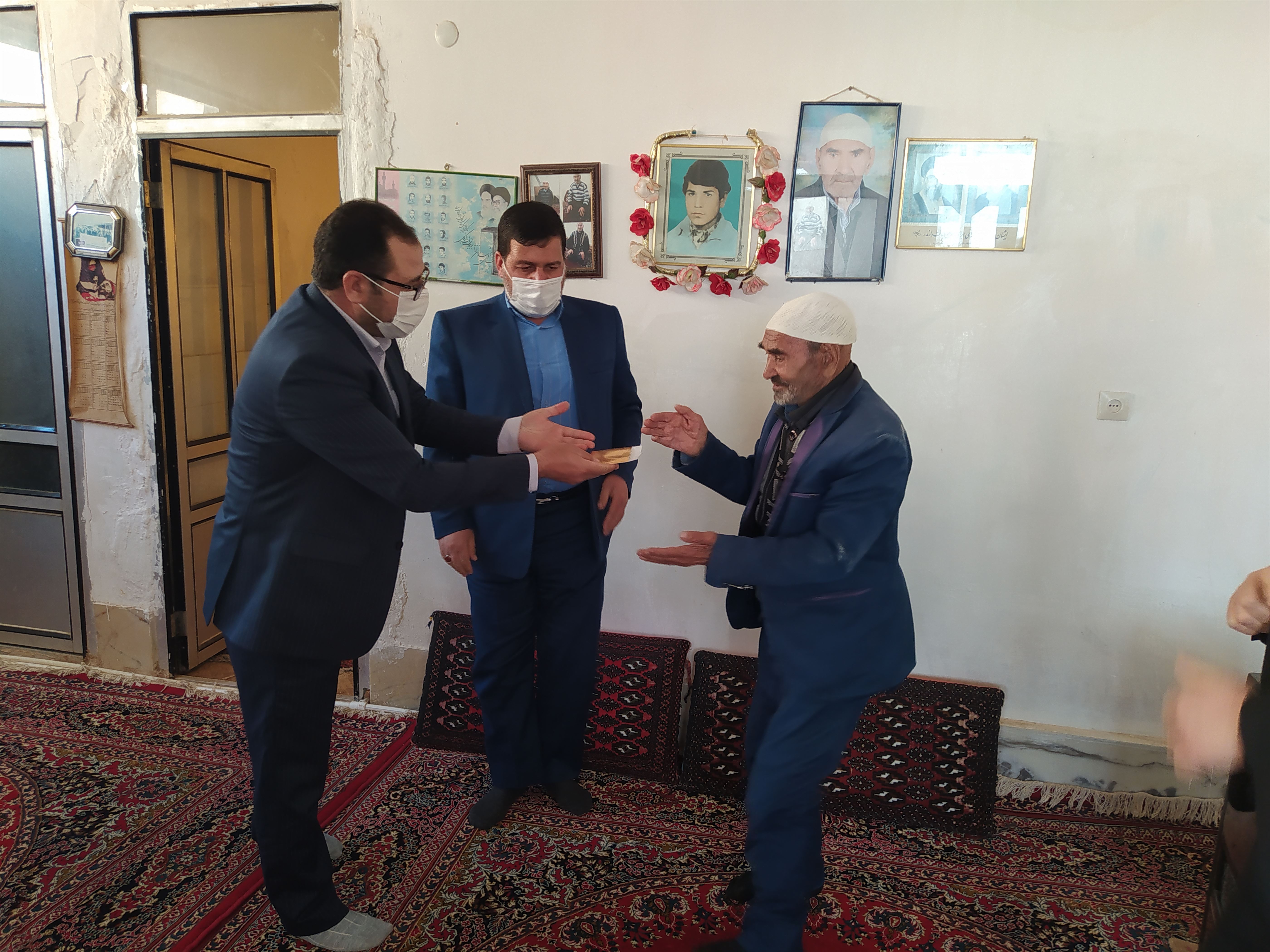 دیدار رییس و کارکنان منطقه خراسان شمالی با تعدادی از جانبازان عضو صندوق به مناسبت سالروز ولادت حضرت ابوالفضل العباس(س) و گرامیداشت روز جانباز